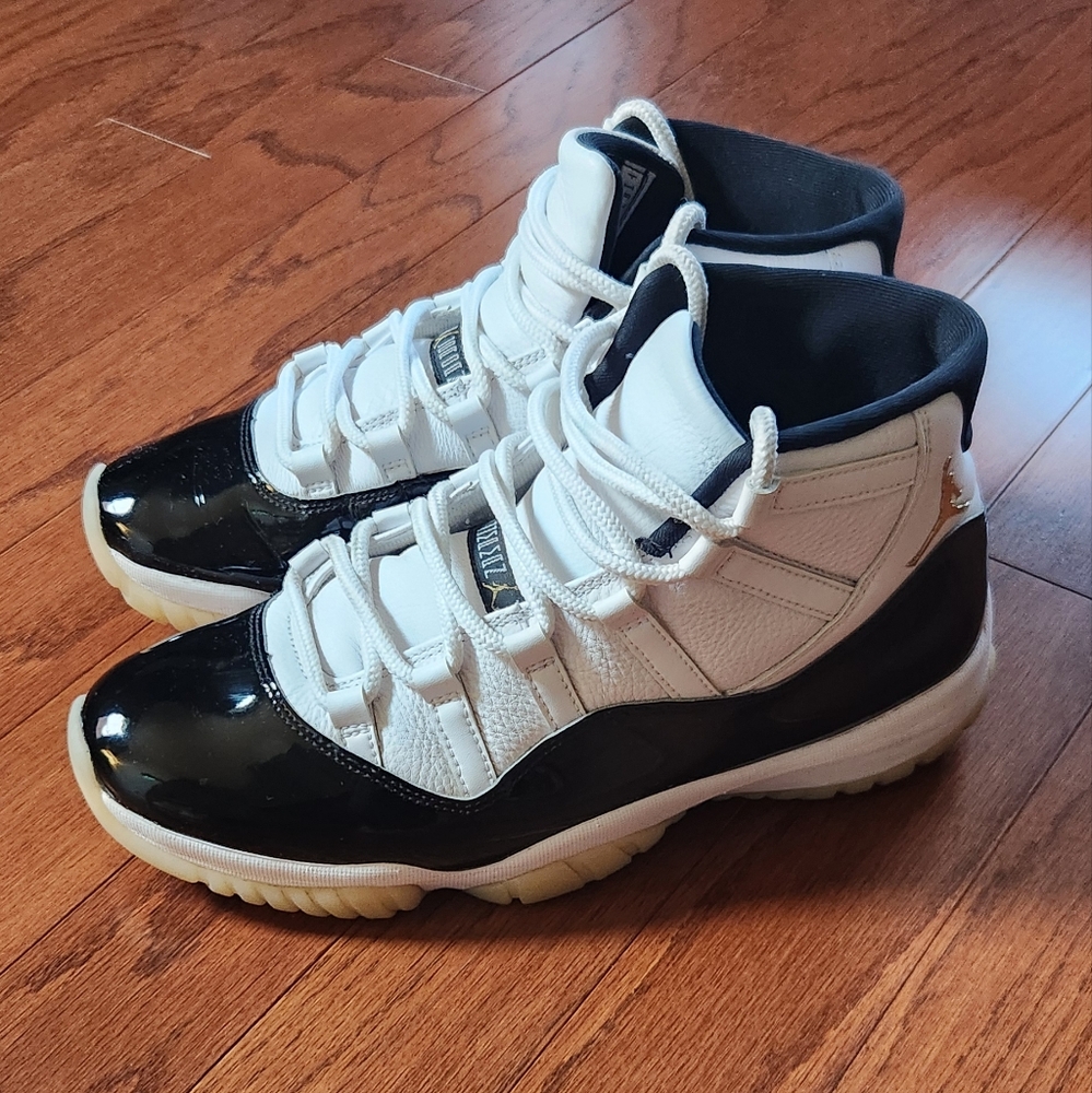 Air Jordan 11 Retro with Box